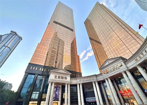 廣州藝星4月星粉節(jié)：微整/皮膚/整外科通通美力鉅惠，消費(fèi)每滿1萬享開盲盒一次